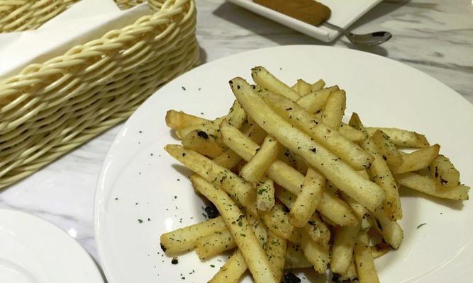 解锁料理次元薯条技能属性，引领美食战斗时代（探索次元薯条的料理魔法）